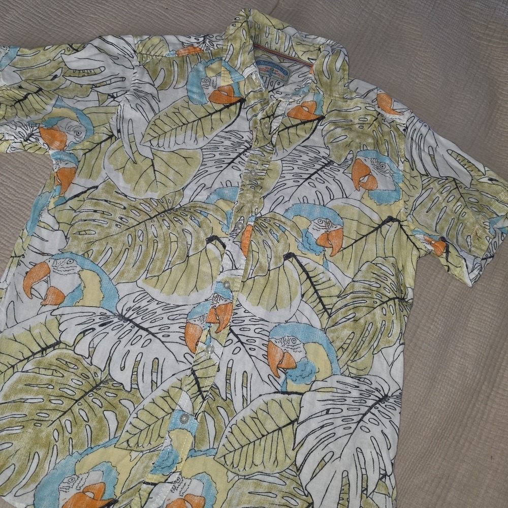 Margaritaville Mens  SS Button Up Shirt Parrot Size M Iconic Jimmy Buffet‎